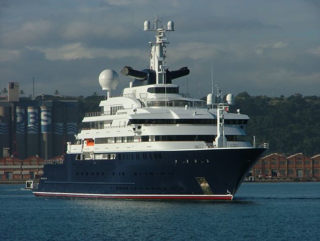 Yacht-Octopus-allen-photo